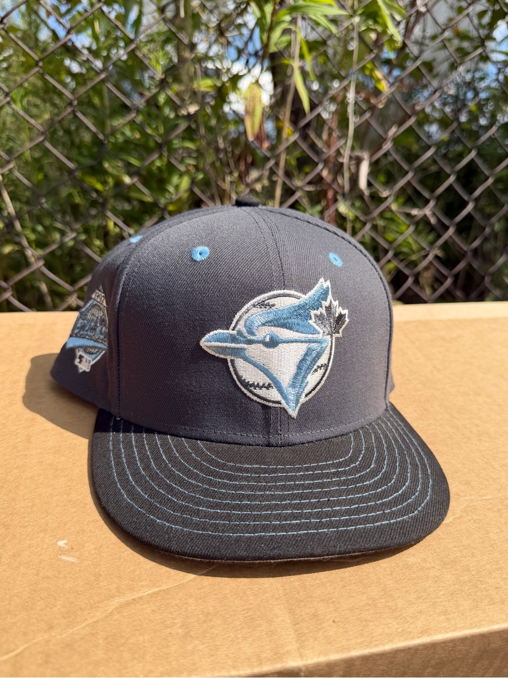Hat Club New Era 59FIFTY Toronto Blue Jays Fitted Hat
Size 7 5/8